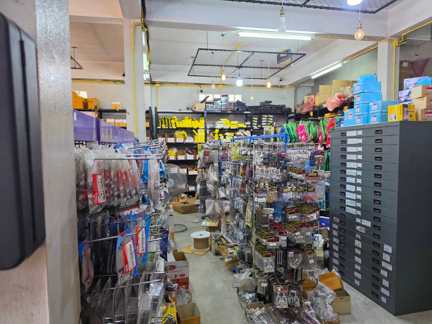 มีหน้าร้านจริง
